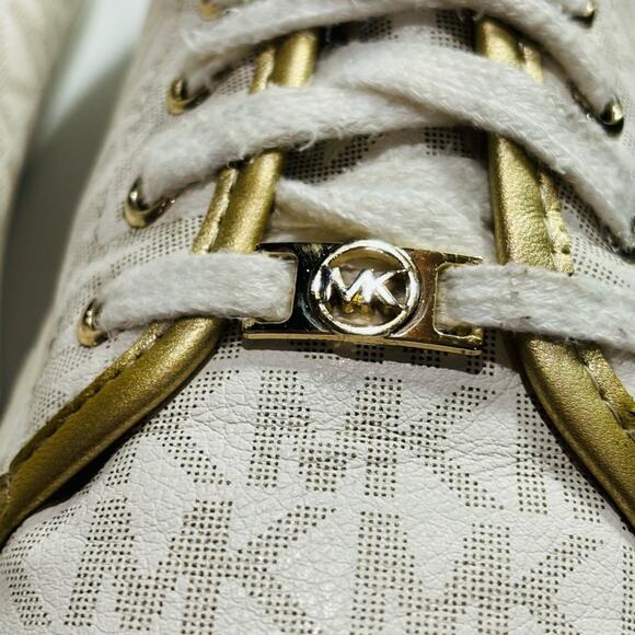 MICHAEL KORS Girls Monogrammed Platform Sneakers in Beige & Gold Sz 2 - Picture 4 of 8